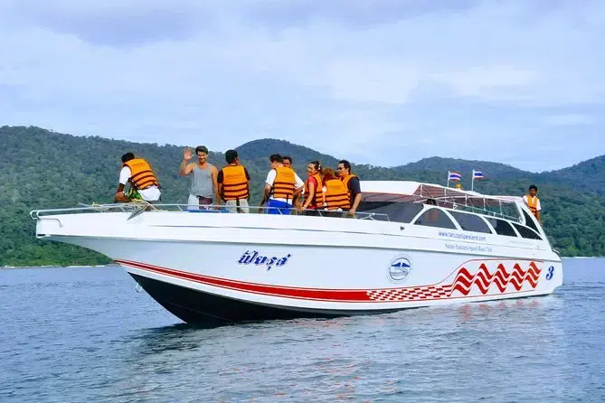บริการเรือเช่าเหมาลำ