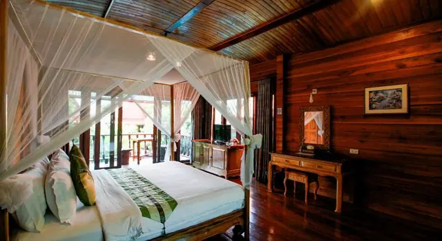 ห้องพัก Deluxe Thai Pool View Anda Resort