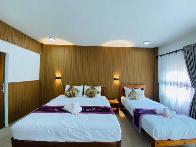 ห้องพัก The Superioe Room (Triple) Andaman Resort
