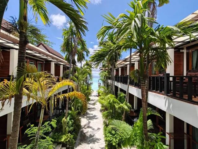 ภาพบรรยากาศโรงแรม Cabana Resort 3