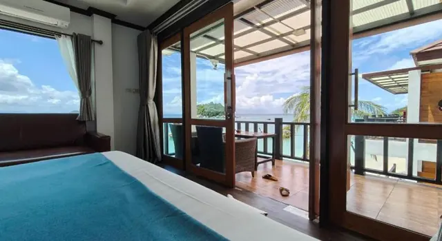 ห้องพัก Deluxe Ocean Facing Cabana Resort