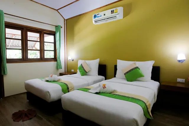 ห้องพัก Superior Twin BL Chareena Beachside