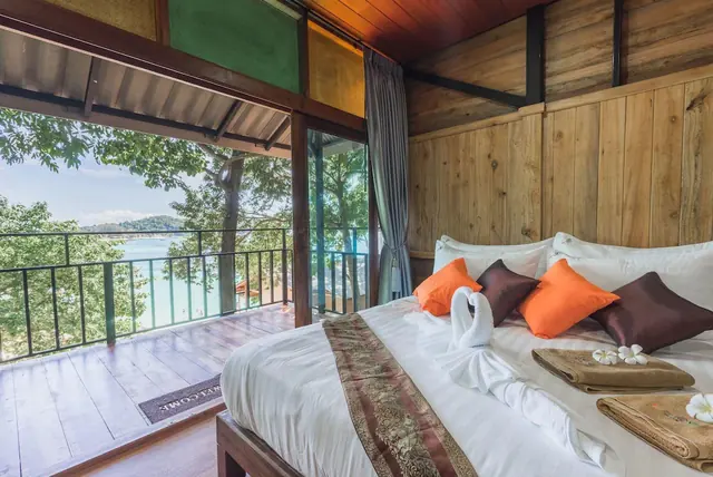 ห้องพัก Grand Sea View Family 4 Chareena Hill