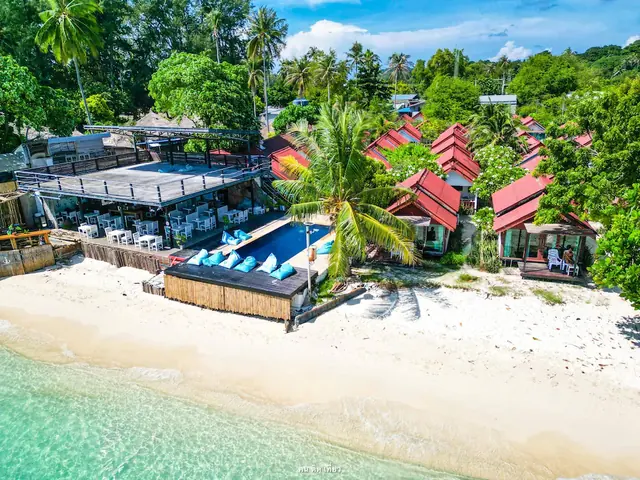 ภาพบรรยากาศโรงแรม Lipe Power Beach Resort 2