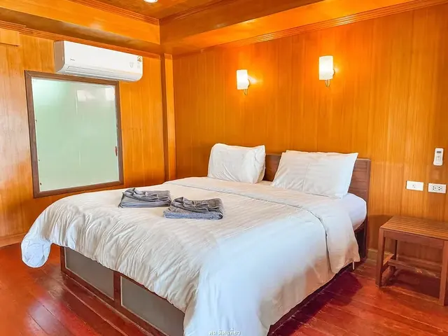 ห้องพัก Double Beachfront Lipe Power Beach Resort